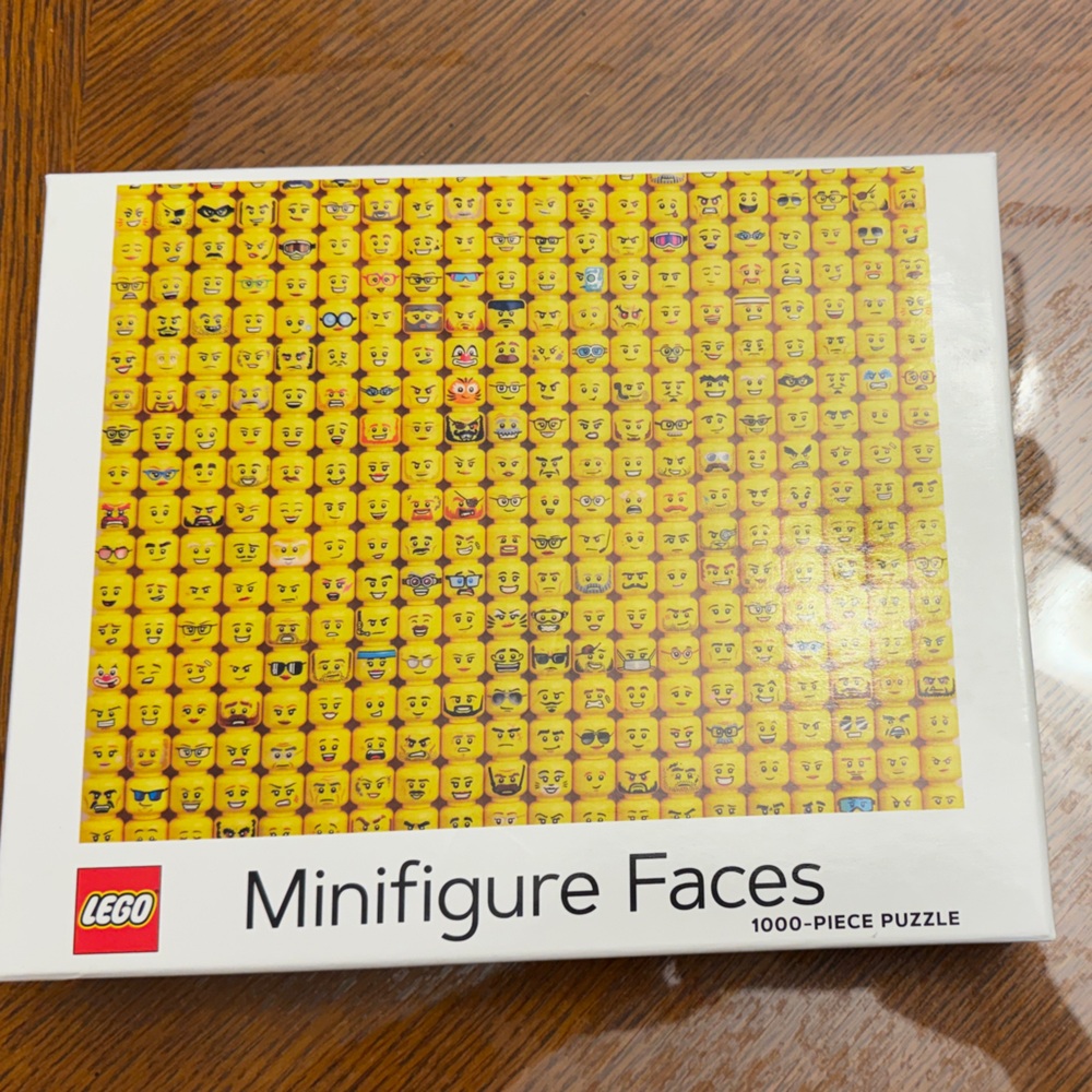 LEGO Minifigure Faces 1000-Piece Puzzle in Yellow